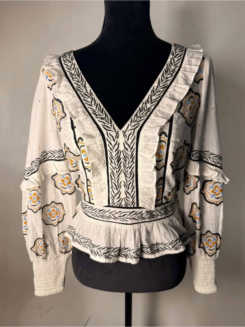 Anthropologie | White Embroidered Peasant Blouse Sequins | Sz 6